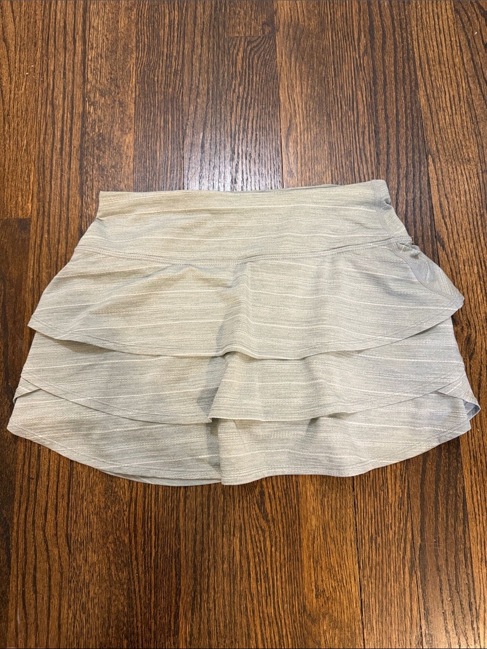 Athleta XS Grey Striped Tiered Mini Skort with Layered Hem